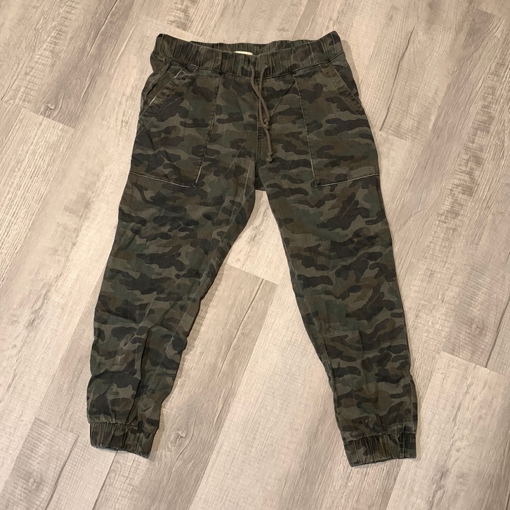 Cloth & Stone Camo Joggers